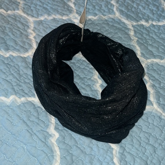 SO Girls Black Shimmer Wide Headband/Wrap - Picture 8 of 10